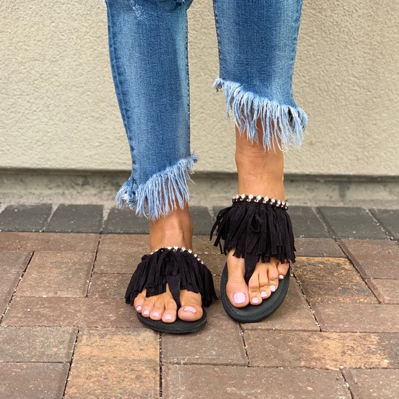 NIB Fringe Crystal Embellished Flat Thong Sandals - Picture 6 of 6